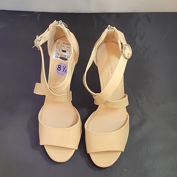 BRAND NEW MARC ANDREW CRISSCROSS STRAP BACK ZIP CLOSURE OPEN TOE SANDAL - Picture 2 of 14